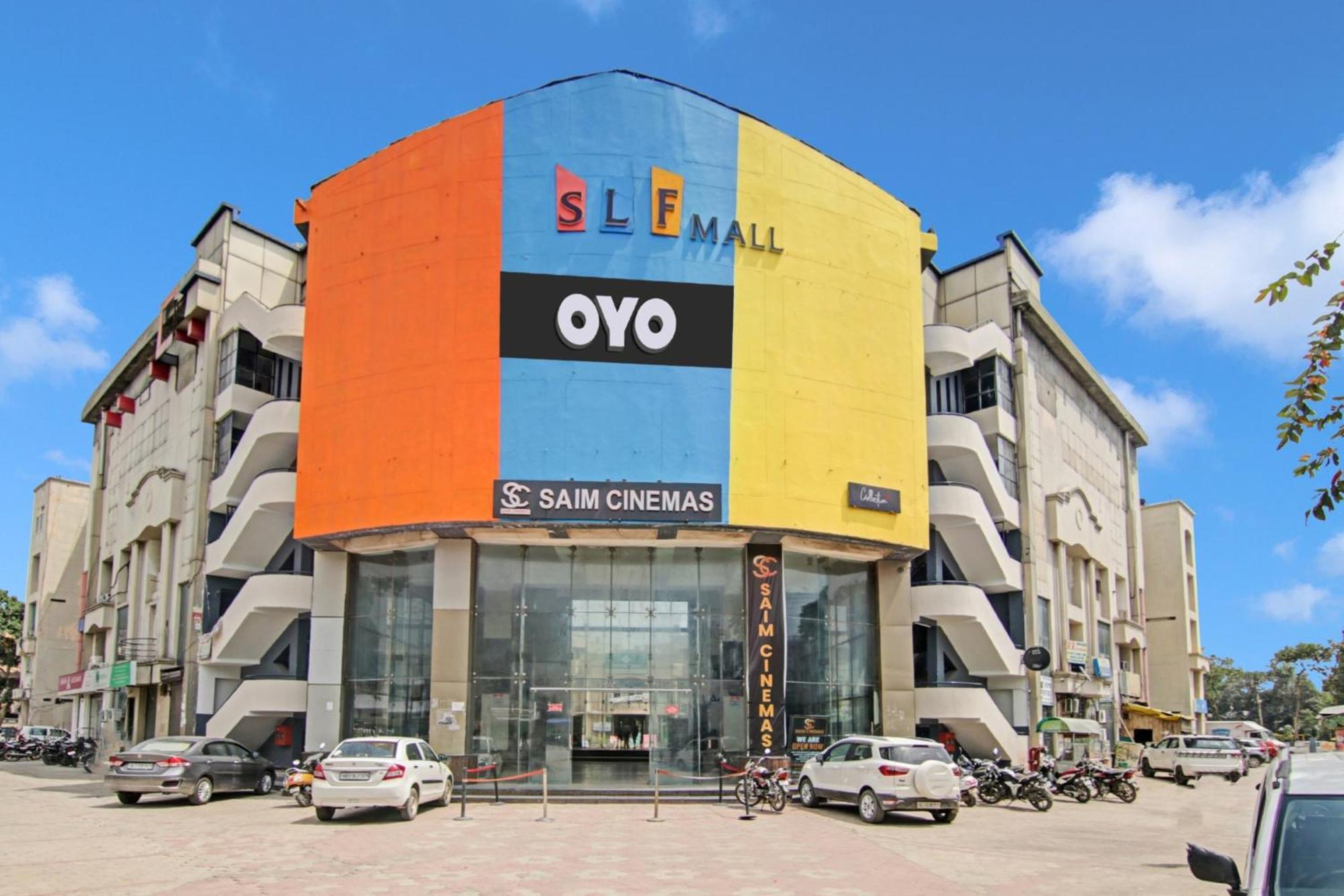 فندق Collection O Slf Mall Sector 30 فريد آباد المظهر الخارجي الصورة